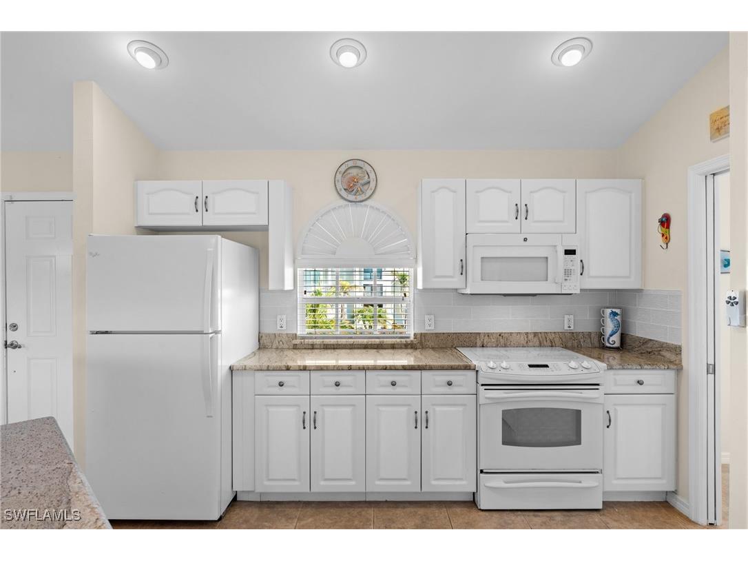 320 Madison Court Fort Myers Beach FL 33931 225044670 image12