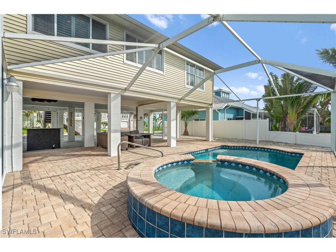 320 Madison Court Fort Myers Beach FL 33931 225044670 image5