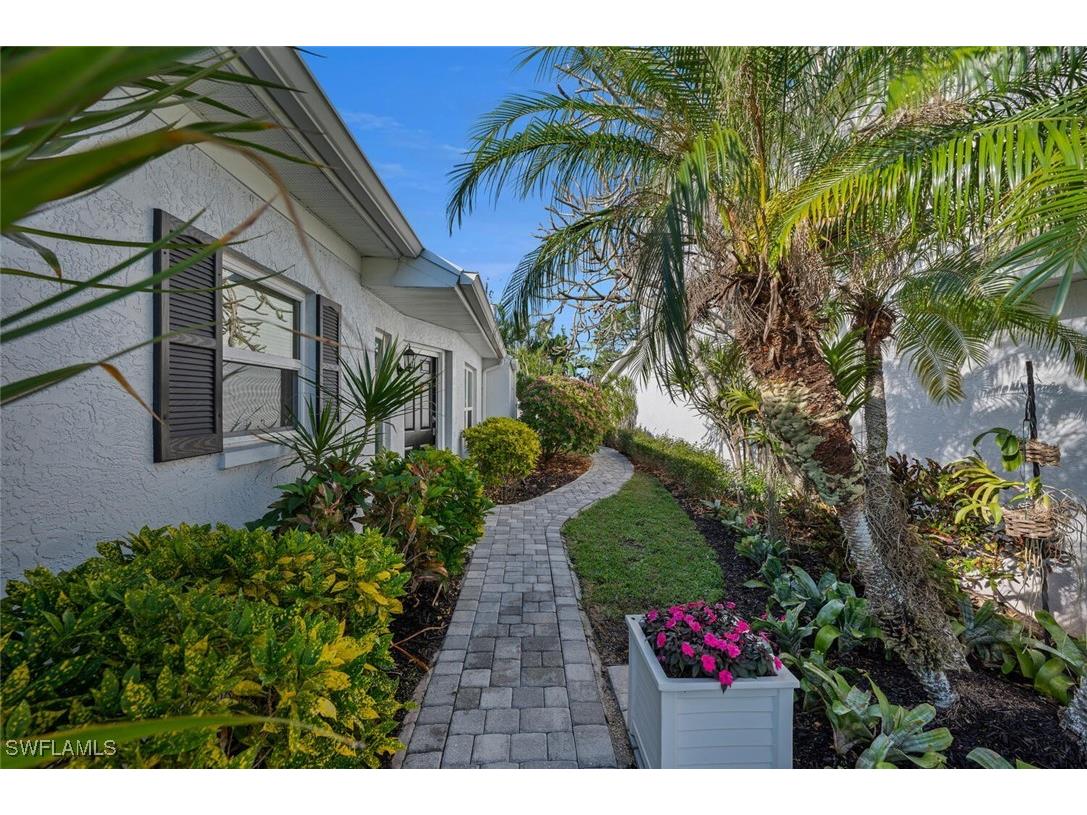 3205 Carriage Circle Naples FL 34105 225000832 image1