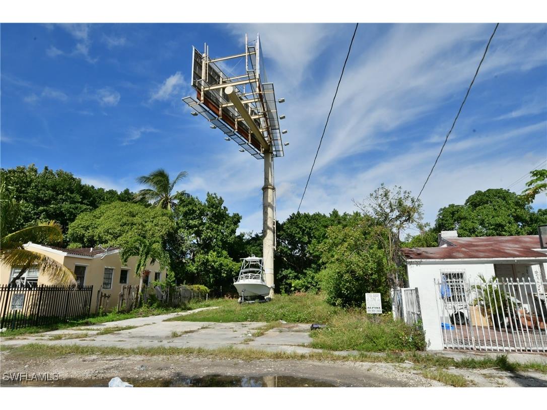 321 NW 37 Street Miami FL 33127 224065317 image7