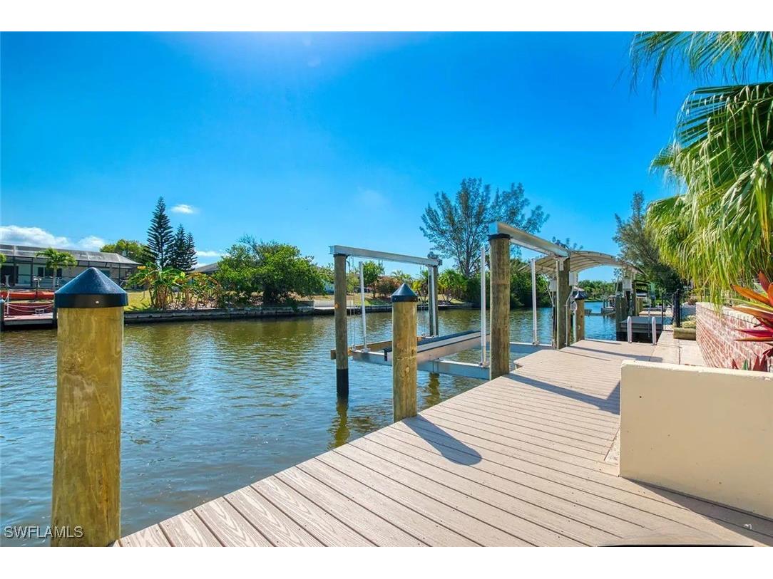 3211 SE 4th Place Cape Coral FL 33904 225045525 image1