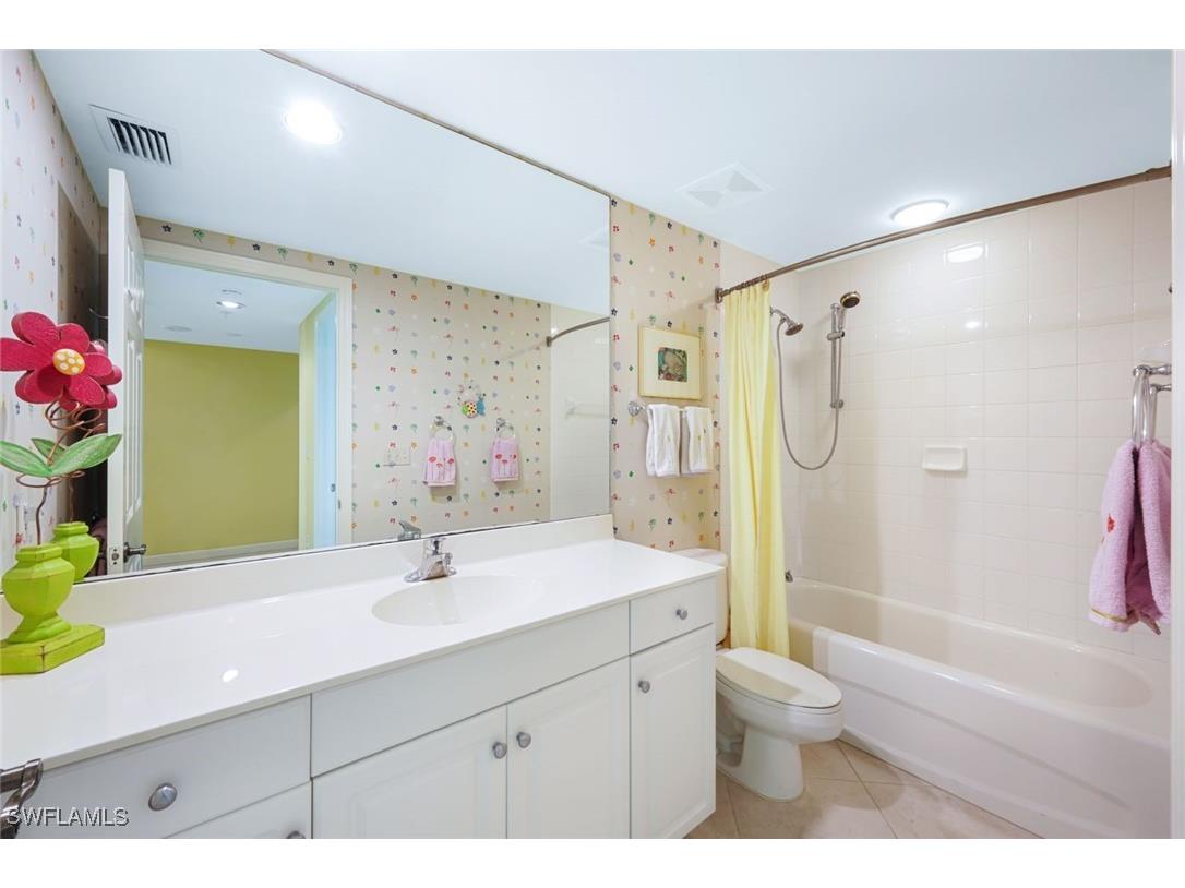 325 Dunes Boulevard #605 Naples FL 34110 225008373 image19