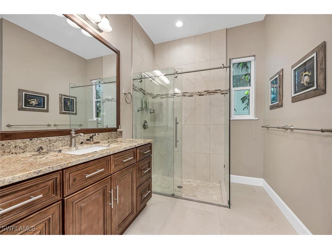 3254 Lakeview Drive Naples FL 34112 225050640 image16