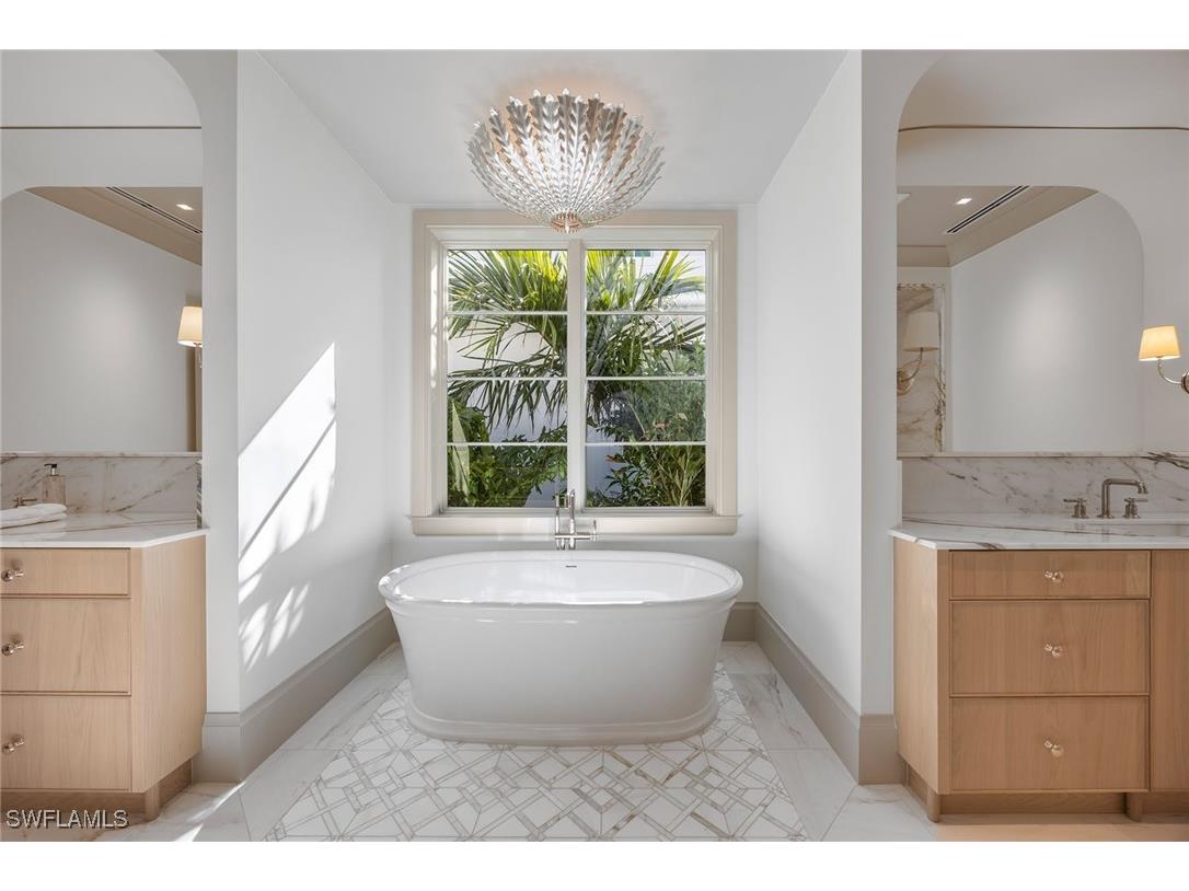 3277 Gordon Drive Naples FL 34102 224098627 image23