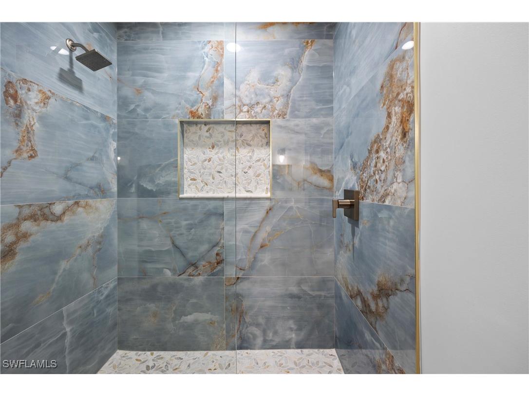 334 8th Avenue S #7 Naples FL 34102 224099533 image17