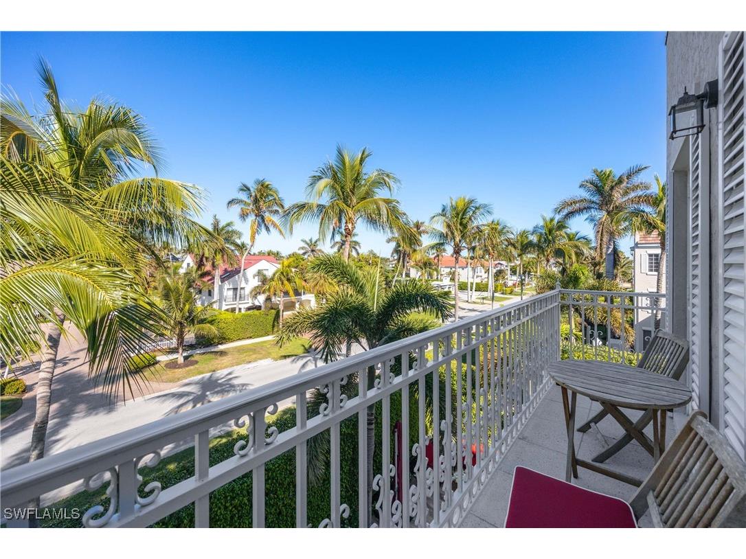 334 8th Avenue S #7 Naples FL 34102 224099533 image23