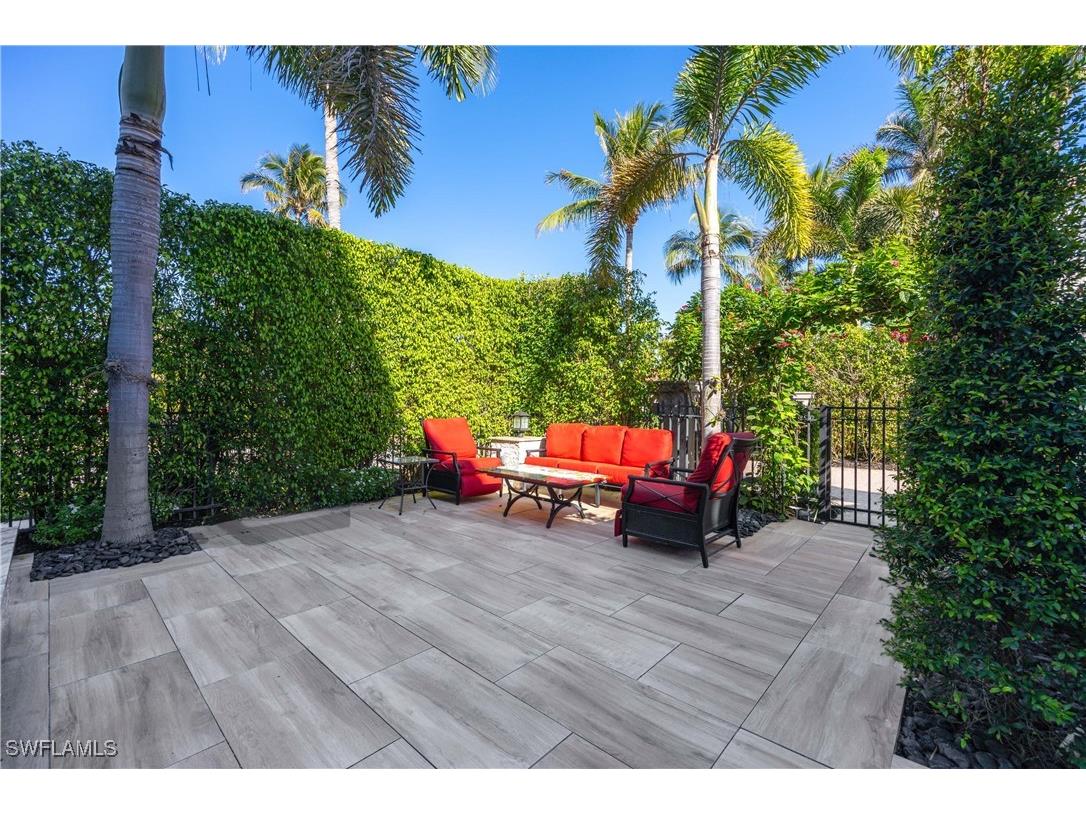 334 8th Avenue S #7 Naples FL 34102 224099533 image28