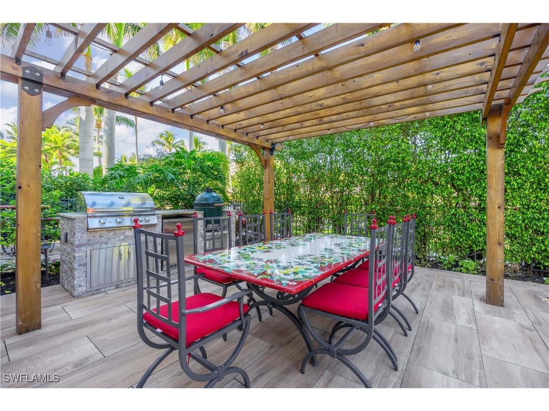 334 8th Avenue S #7 Naples FL 34102 224099533 image30