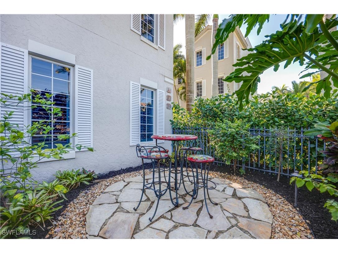 334 8th Avenue S #7 Naples FL 34102 224099533 image32