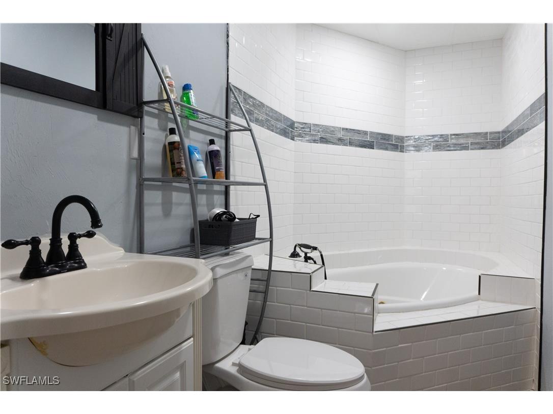 3388 E Riverside Drive Fort Myers FL 33916 225040321 image34