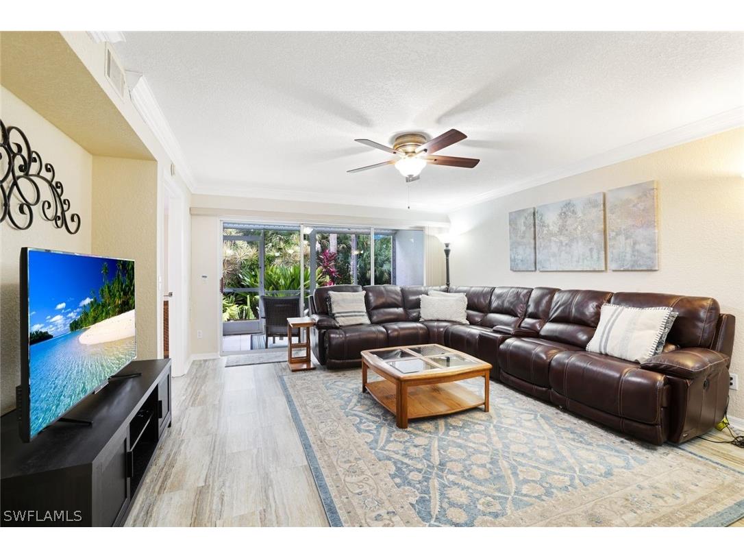 345 Gabriel Circle #5 Naples FL 34104 224039416 image1