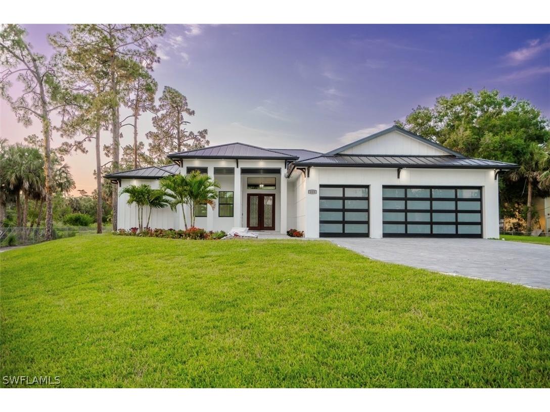 353 Golden Gate Boulevard E Naples FL 34120 224045026 image1