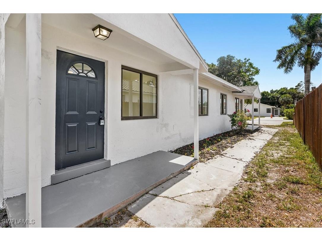 3655 Hibiscus Avenue Naples FL 34104 225029818 image1