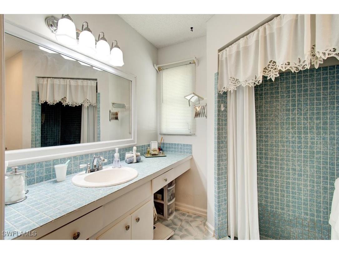 3724 Country Club Boulevard Cape Coral FL 33904 225016798 image18