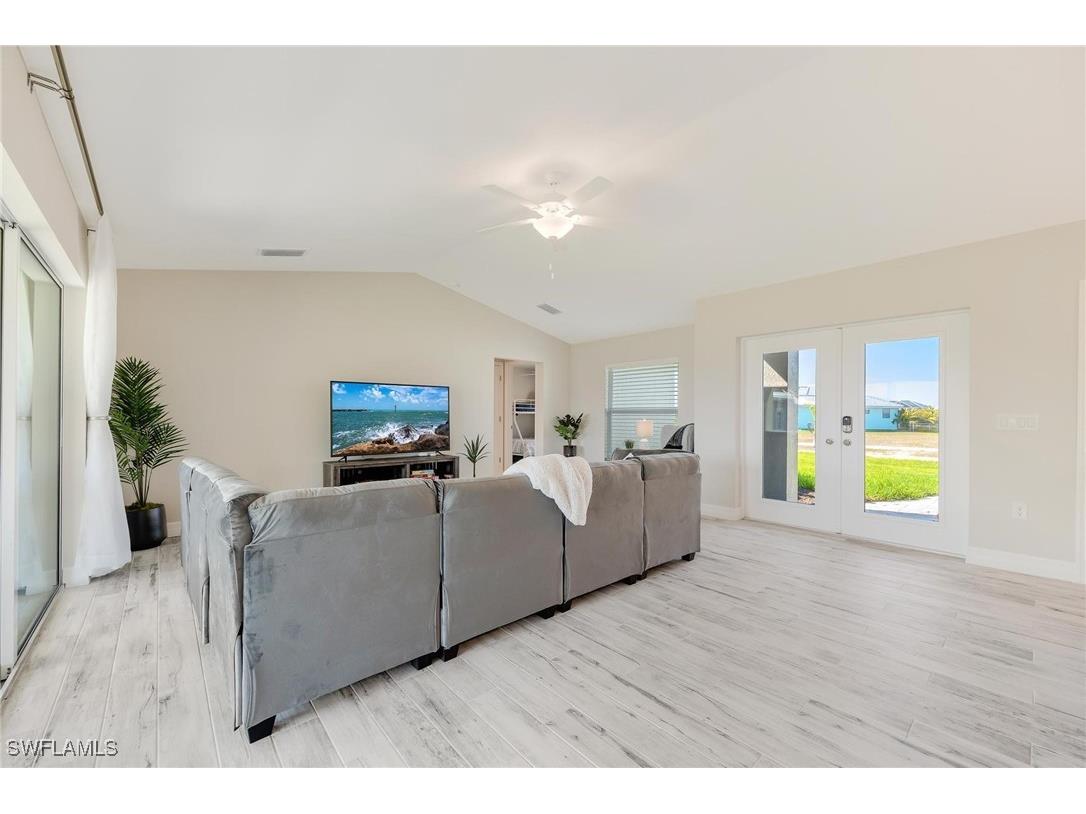 3728 Yucatan Parkway Cape Coral FL 33993 224077783 image22