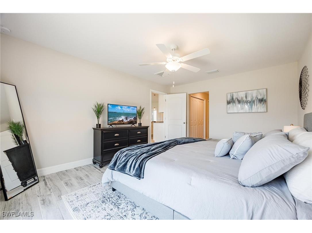 3728 Yucatan Parkway Cape Coral FL 33993 224077783 image8