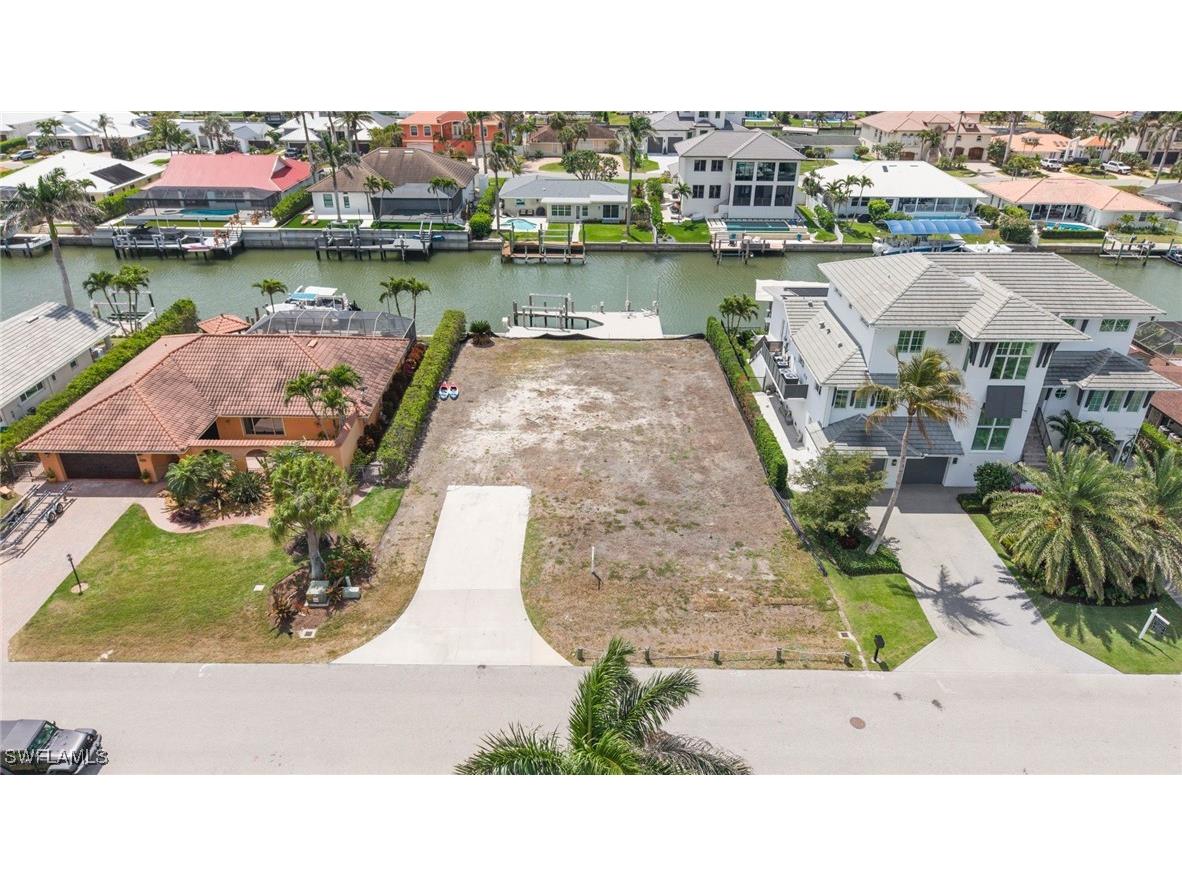 376 Heron Avenue Naples FL 34108 225034919 image1