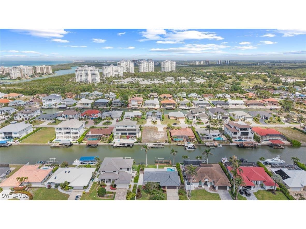 376 Heron Avenue Naples FL 34108 225034919 image11