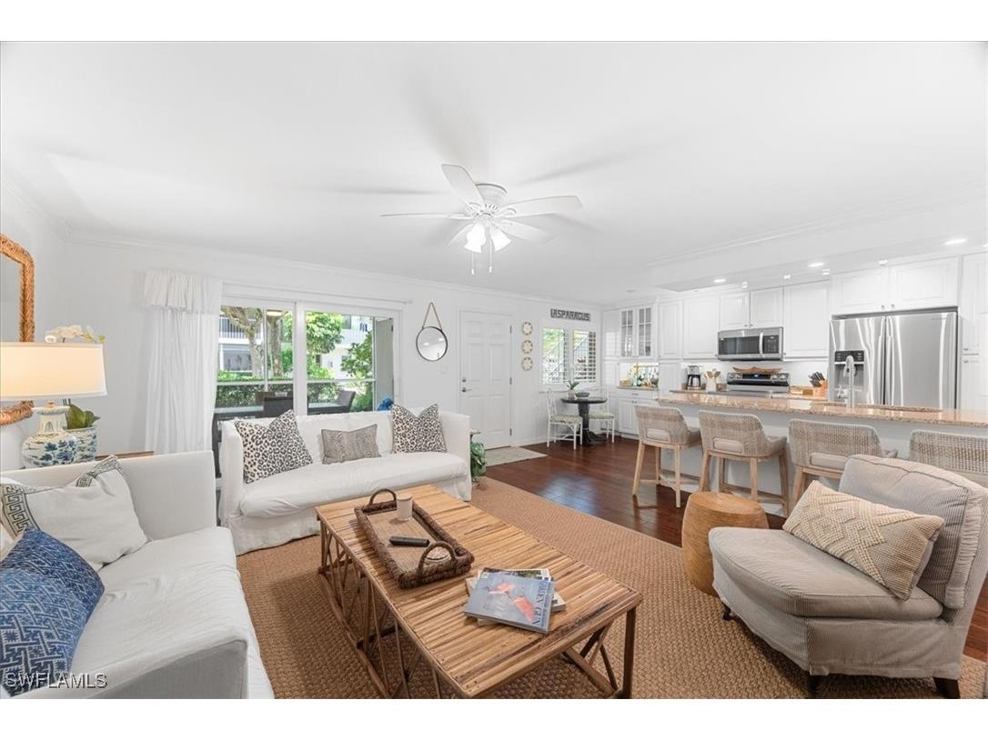 380 4th Avenue S #380 Naples FL 34102 225040876 image1