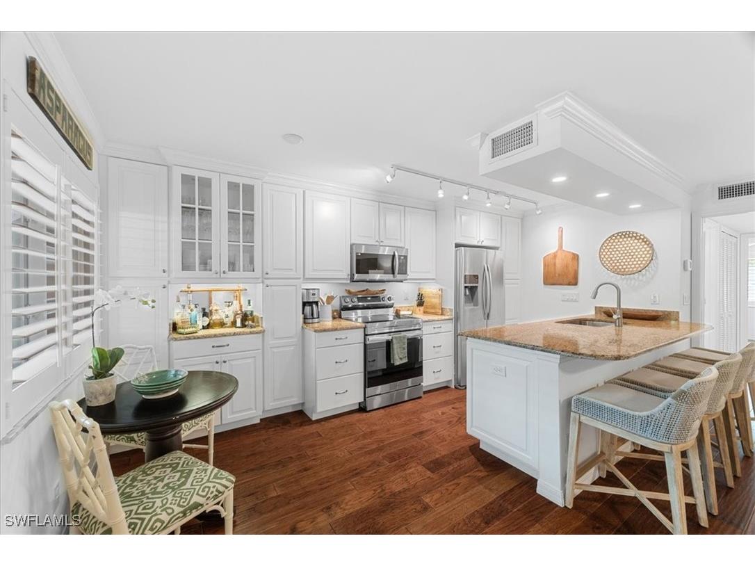 380 4th Avenue S #380 Naples FL 34102 225040876 image4