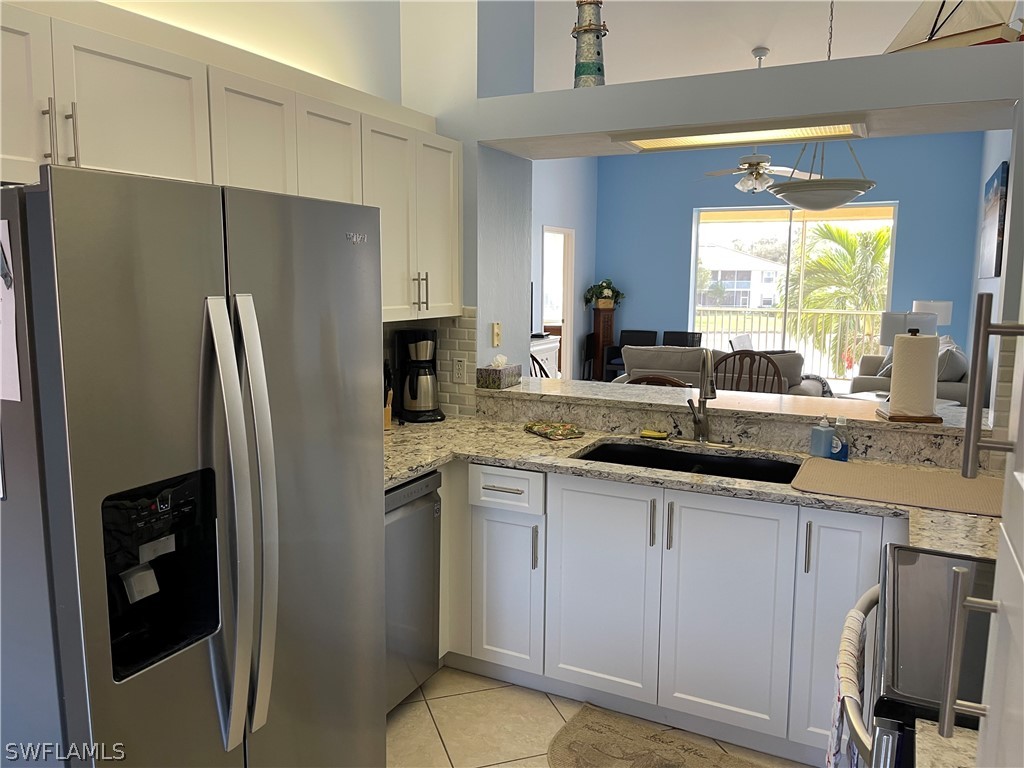 380 Robin Hood Circle #201 Naples FL 34104 224037079 image1