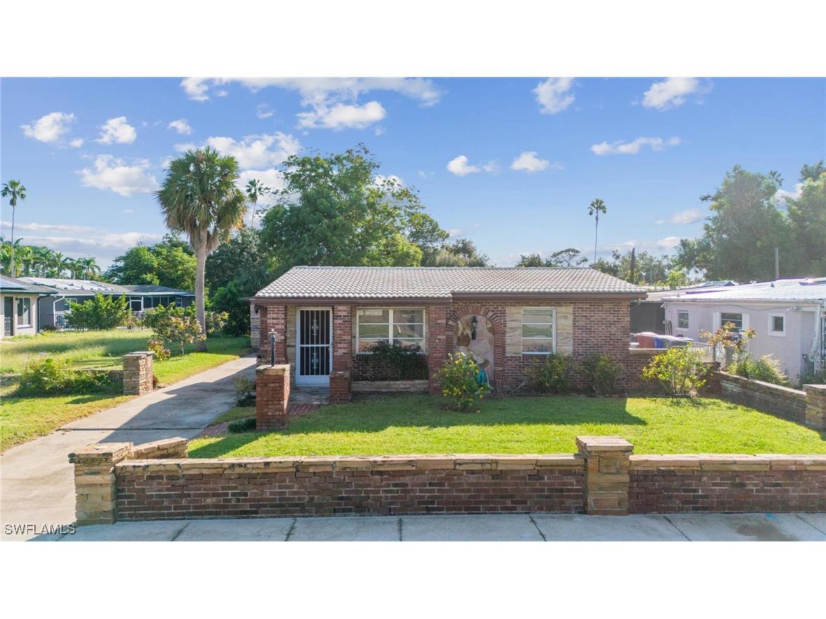 3859 Luzon Street Fort Myers FL 33901 224079338 image1
