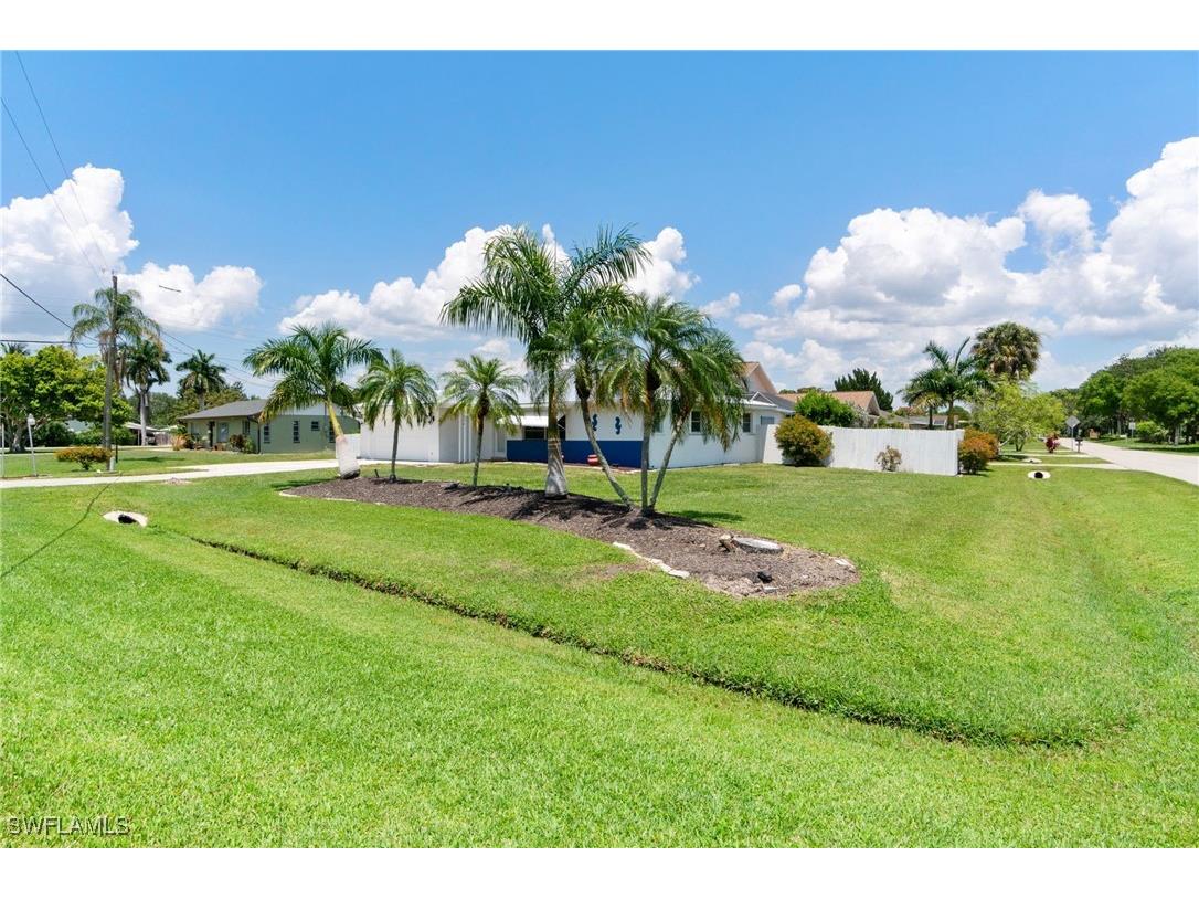 390 Valley Drive Bonita Springs FL 34134 225036887 image1
