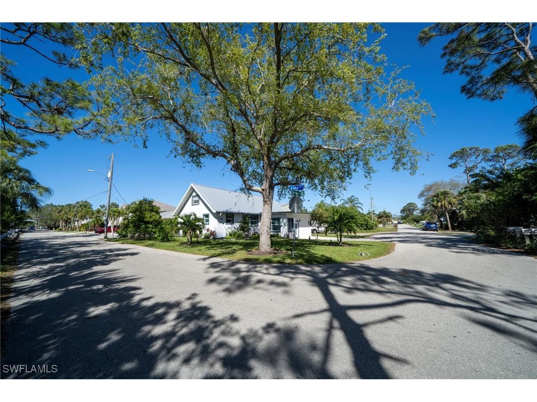 3986 Bennett Lane Bonita Springs FL 34134 224087156 image1