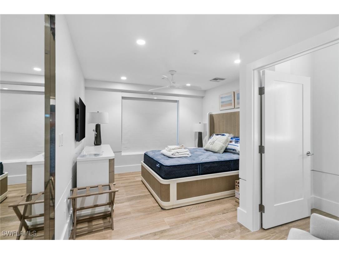 4001 Gulf Shore Boulevard N #802 Naples FL 34103 225030935 image24