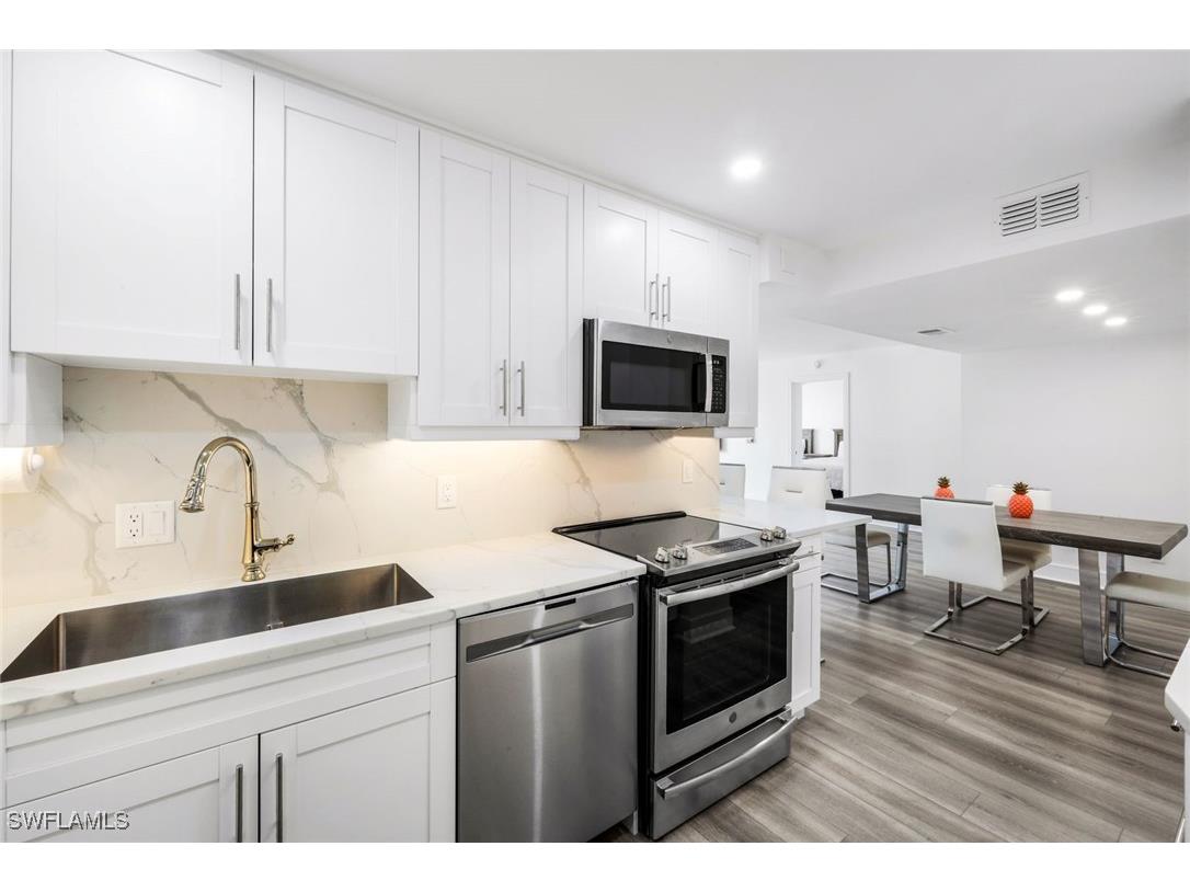 4005 Gulf Shore Boulevard N #404 Naples FL 34103 225029388 image14