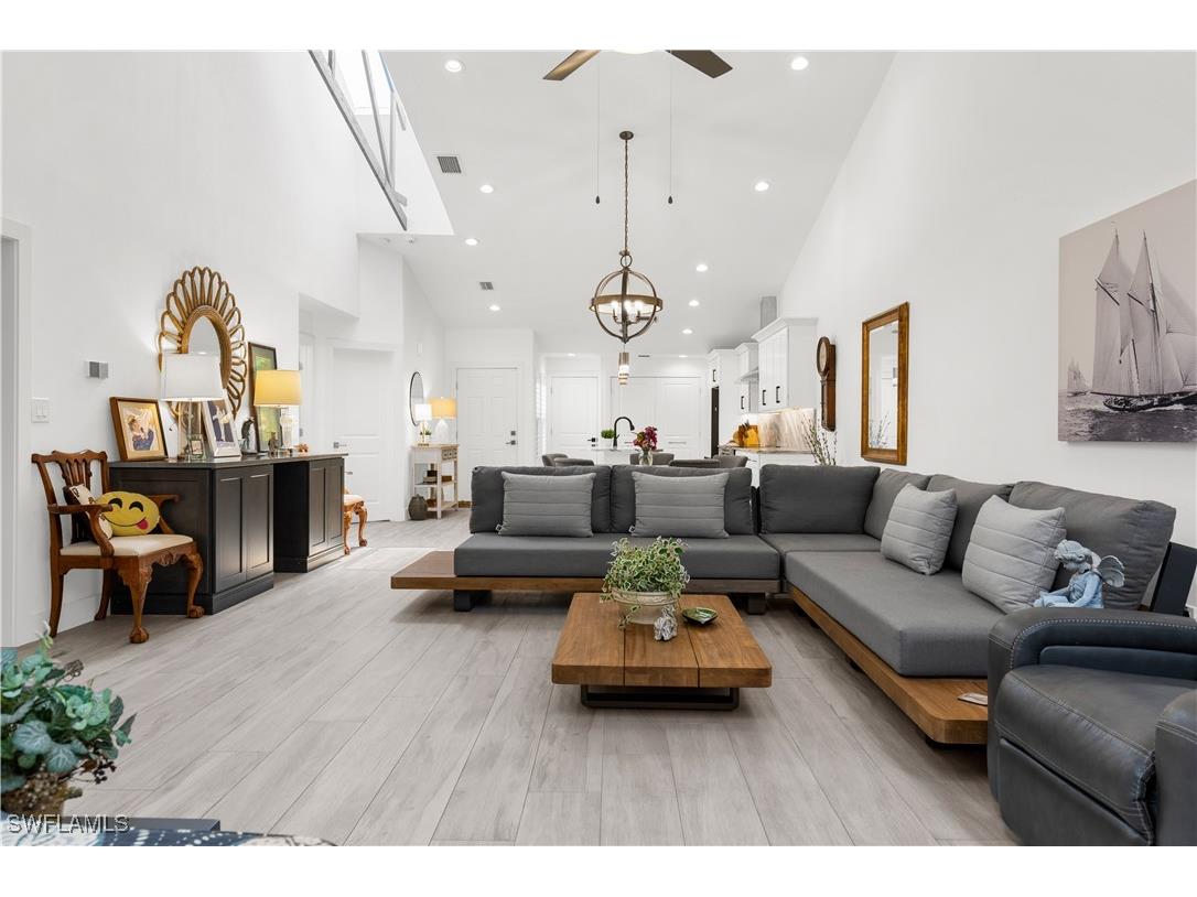 4014 Crayton Road #B4 Naples FL 34103 225053071 image1