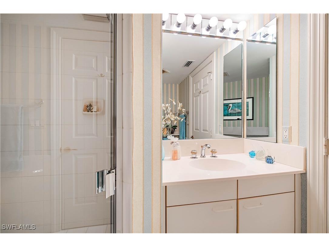 4021 Gulf Shore Boulevard N #1006 Naples FL 34103 225018571 image16