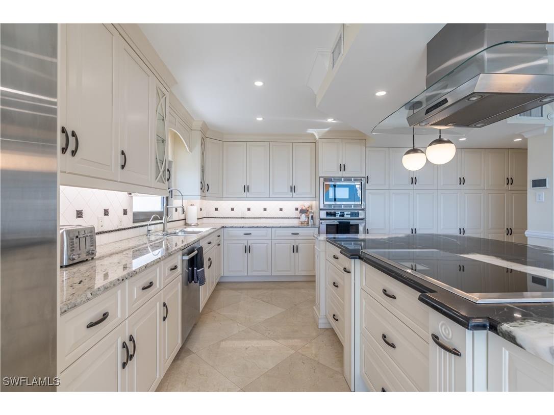 4031 Gulf Shore Boulevard N #PHIE Naples FL 34103 225010012 image12