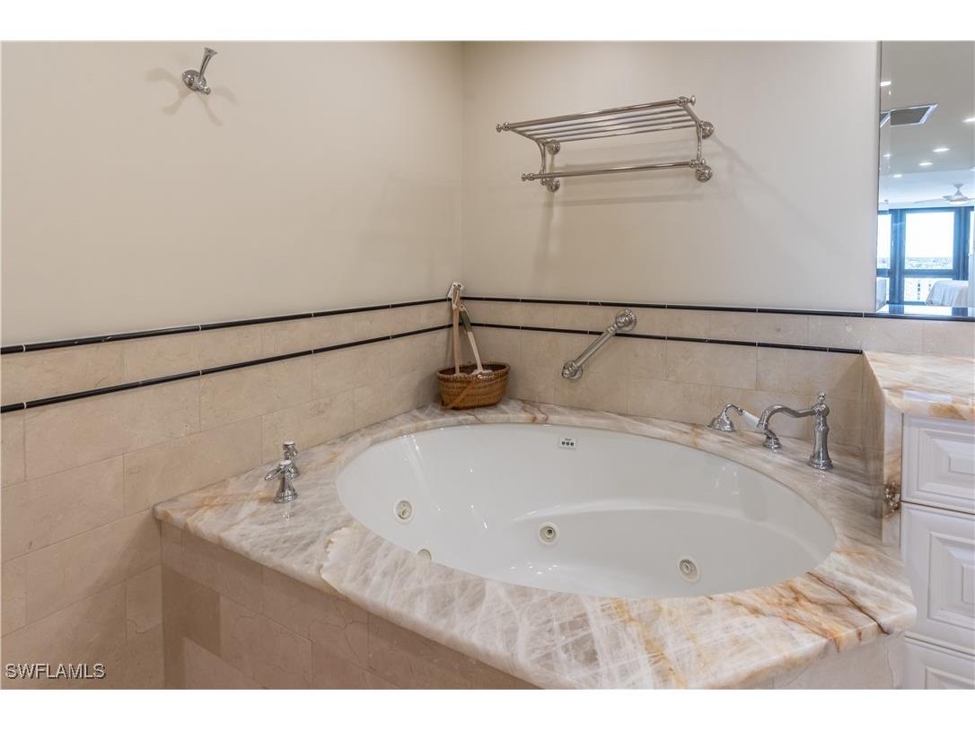 4031 Gulf Shore Boulevard N #PHIE Naples FL 34103 225010012 image22