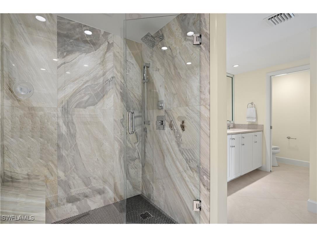 4031 Gulf Shore Boulevard N #3E Naples FL 34103 225036055 image20