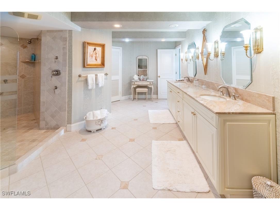 4041 Gulf Shore Boulevard N #1007 Naples FL 34103 225009179 image26