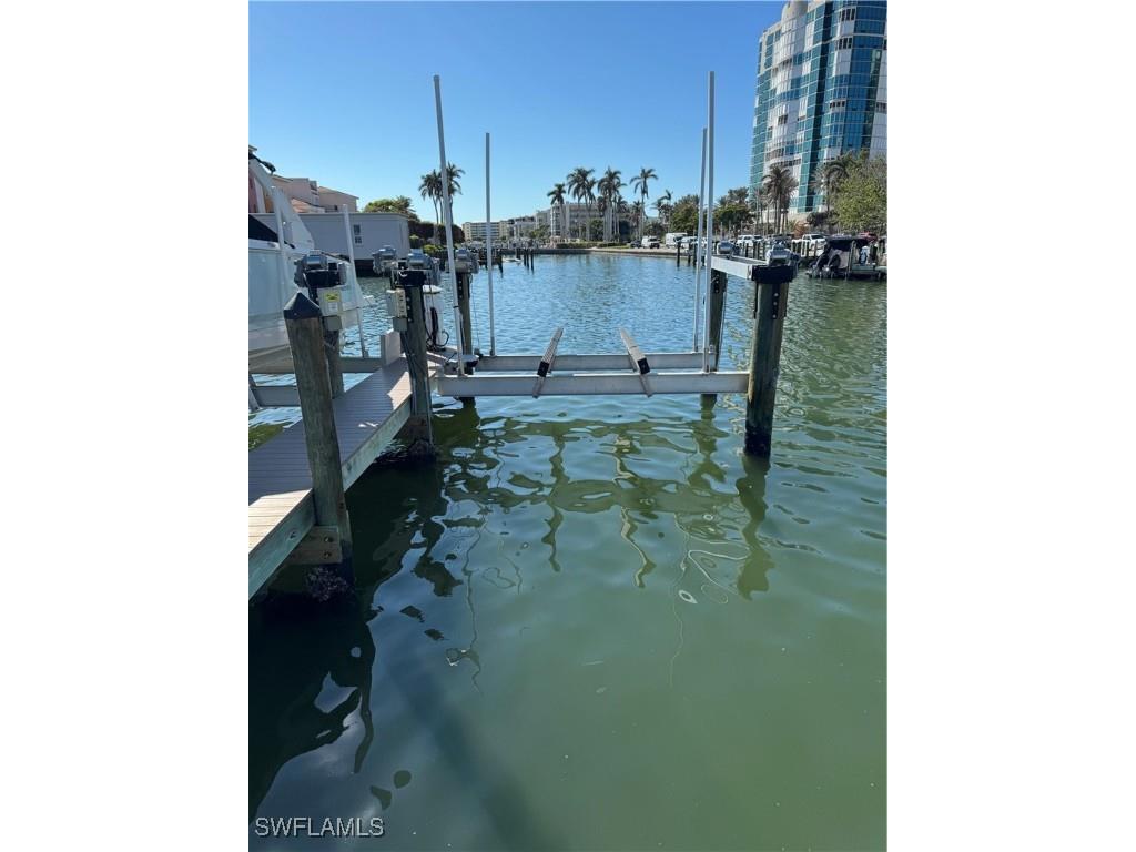 4090 Gulf Shore Boulevard N Naples FL 34103 224094991 image1