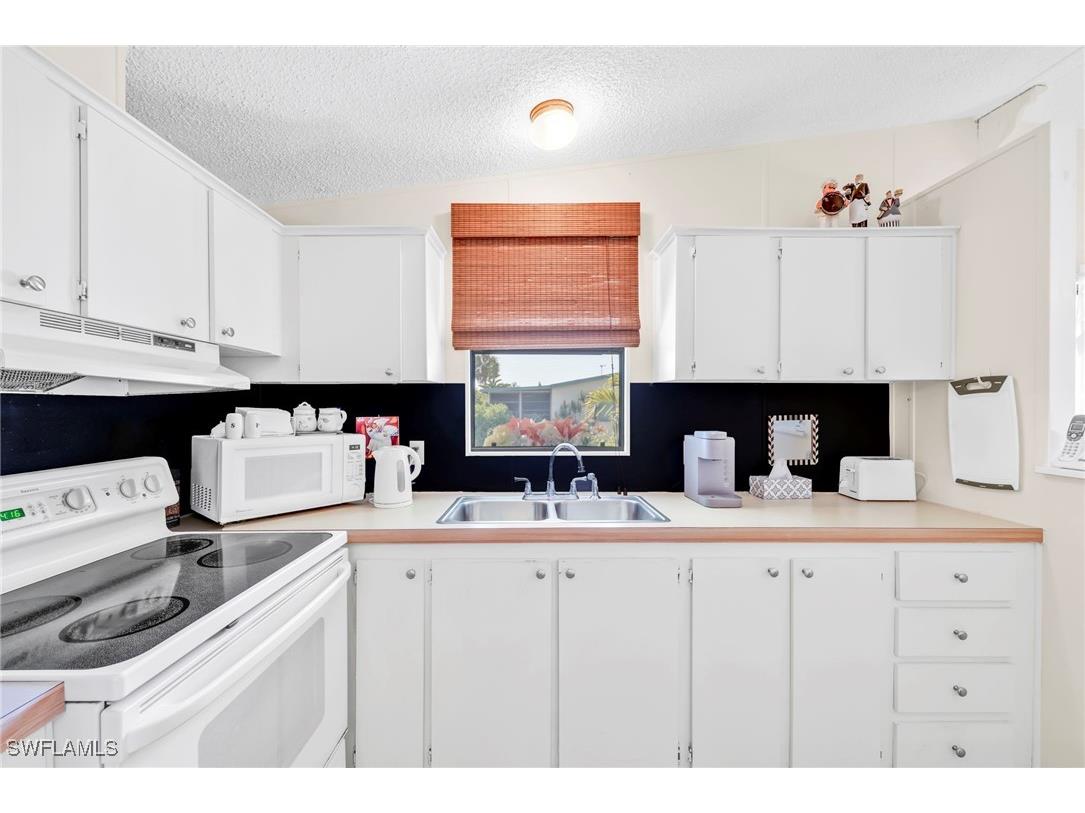 41 Oceans Boulevard #41 Naples FL 34104 225029450 image4