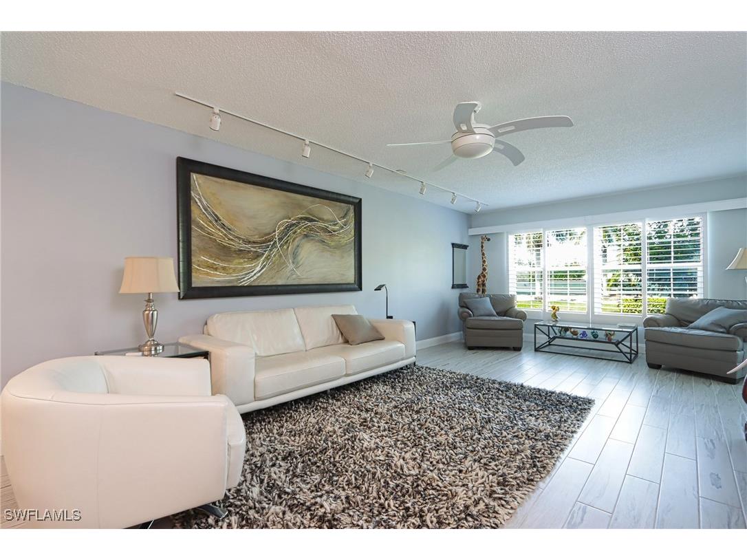 4200 Belair Lane #114 Naples FL 34103 225047392 image1