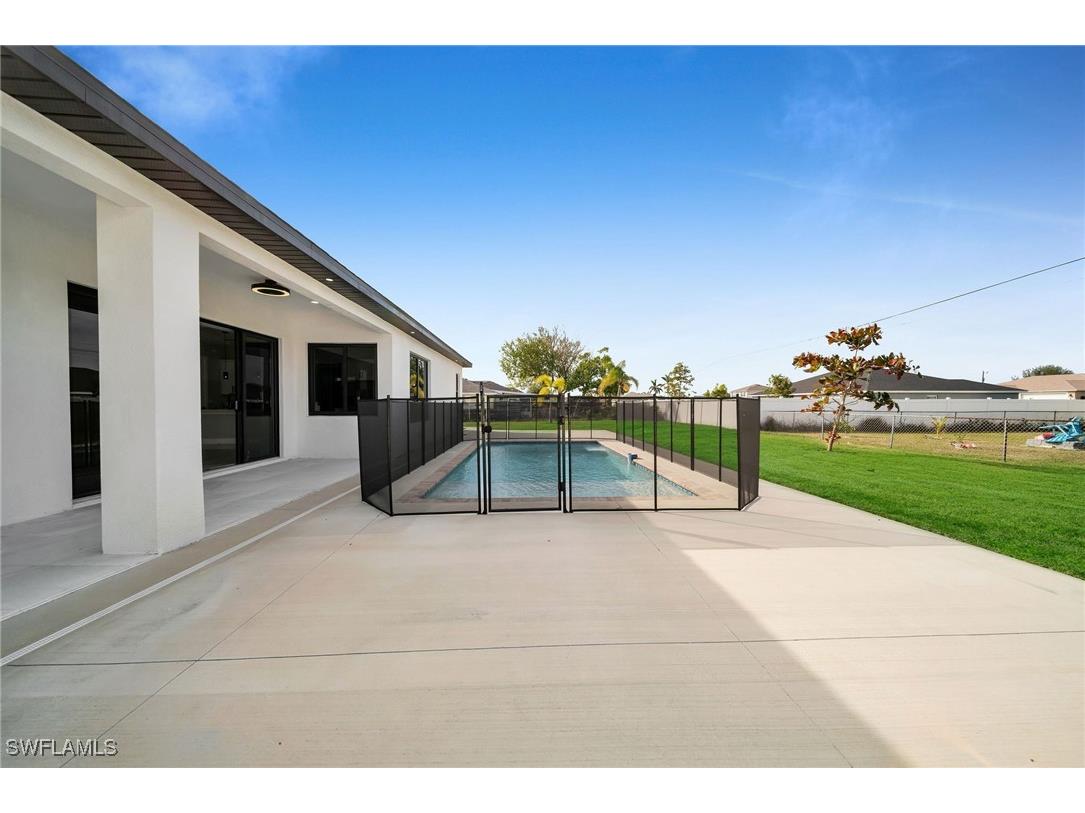 423 NW 6th Terrace Cape Coral FL 33993 225007007 image38