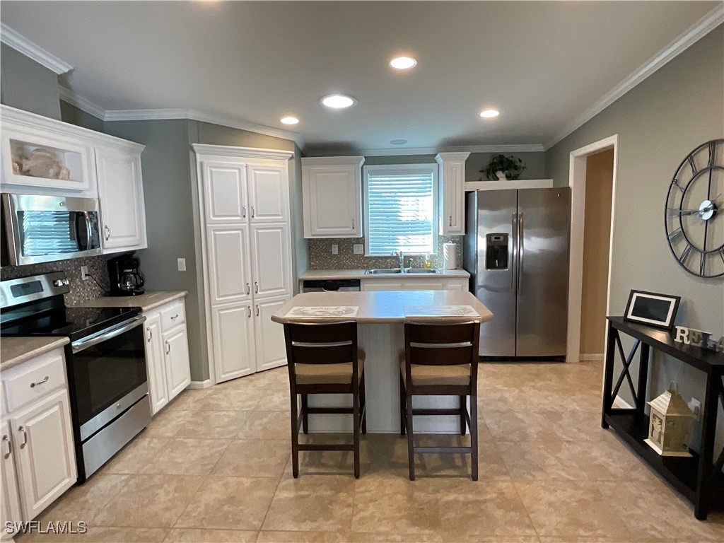 423 Palm Drive #313 Naples FL 34114 224098808 image1