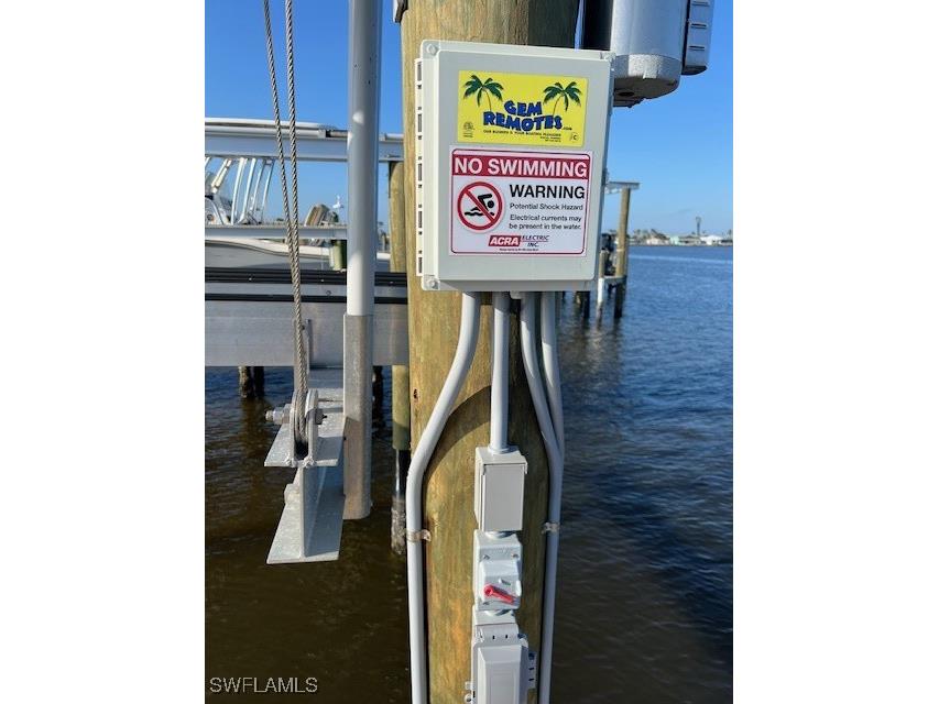 4274 Pine Island Road NW Matlacha FL 33993 225030011 image4