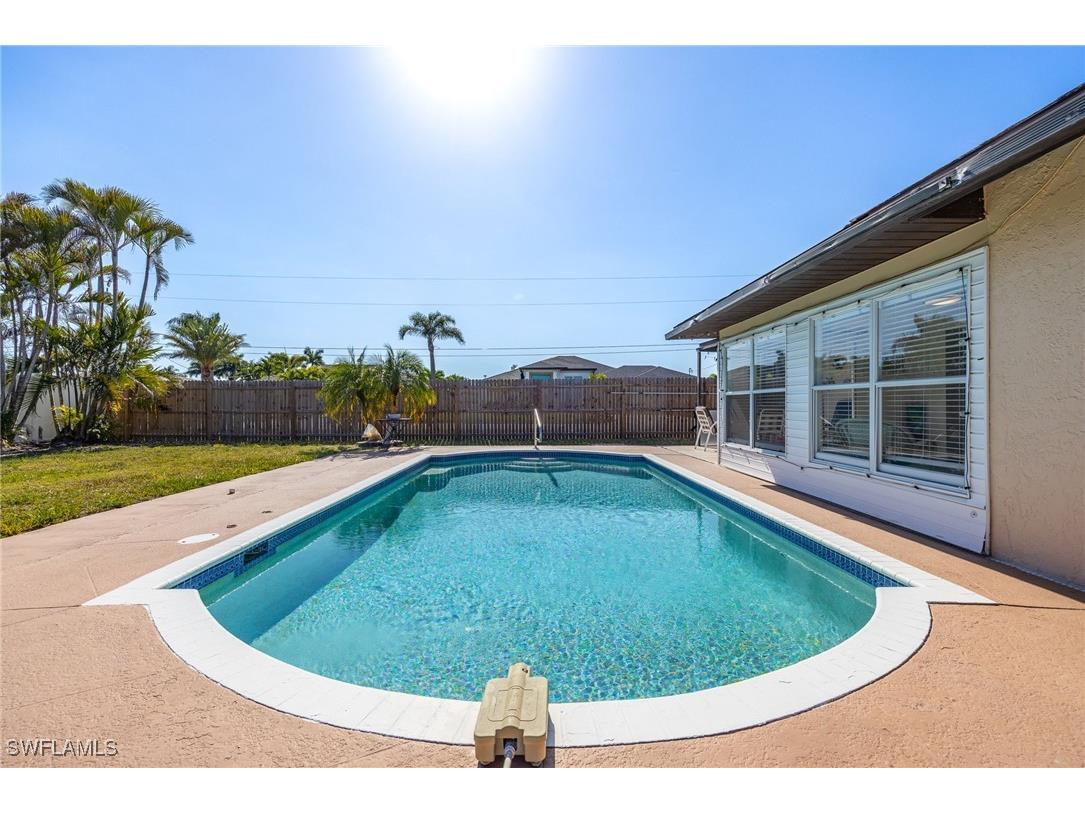 432 SW 38th Terrace Cape Coral FL 33914 225038604 image1