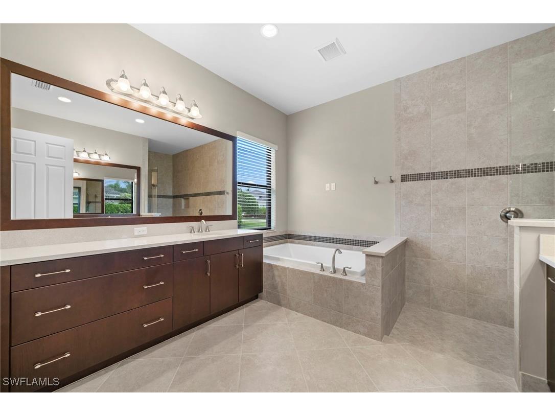 4365 Caldera Circle Naples FL 34119 224086199 image9