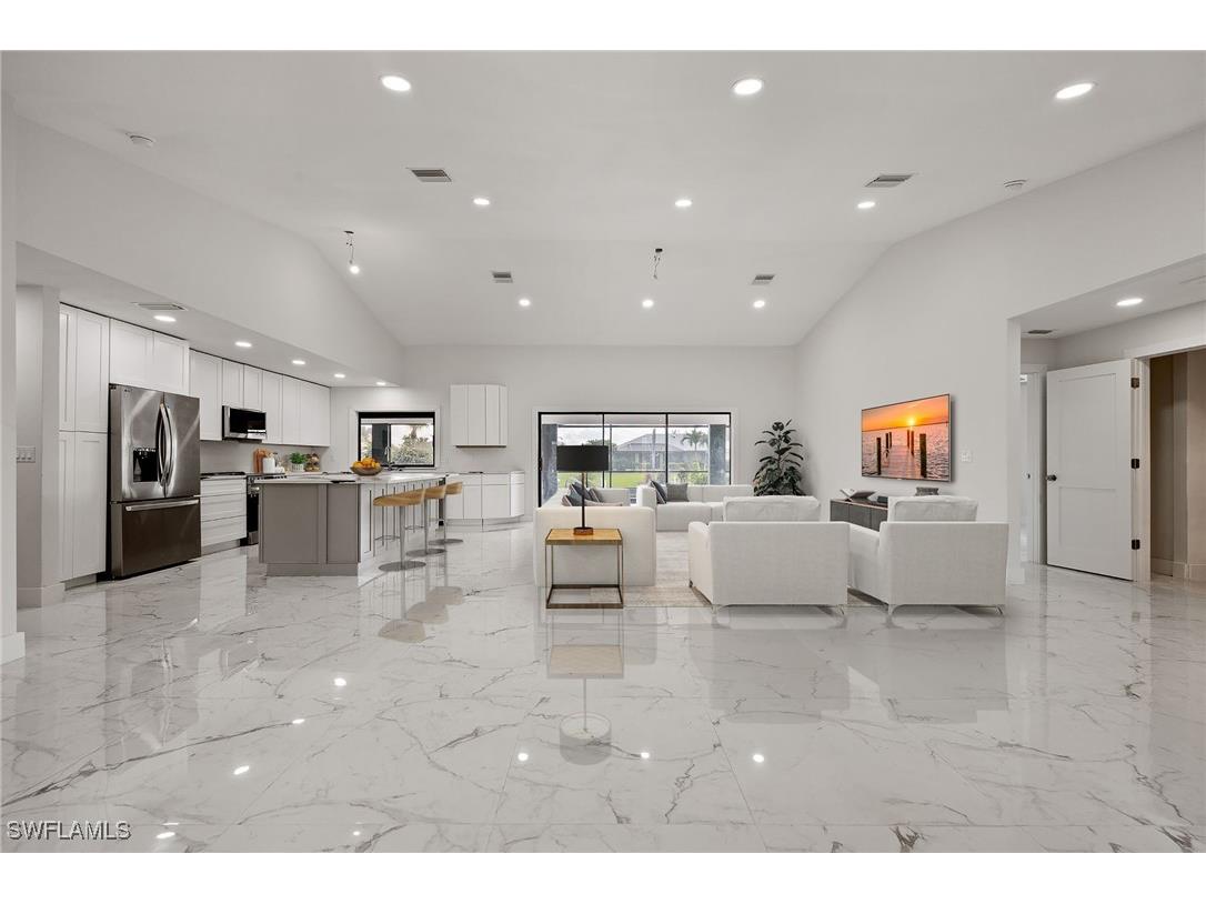 4407 SE 11th Place Cape Coral FL 33904 225046646 image1