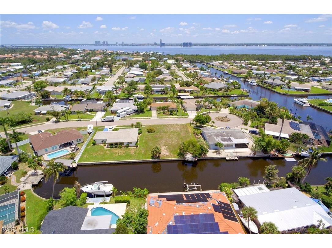4425 N Gulf Circle North Fort Myers FL 33903 223041452 image1