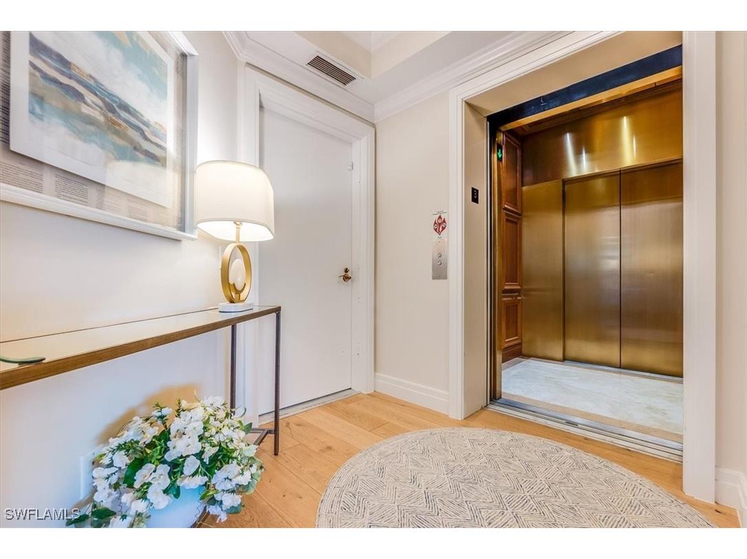 445 Cove Tower Drive #302 Naples FL 34110 225030036 image3