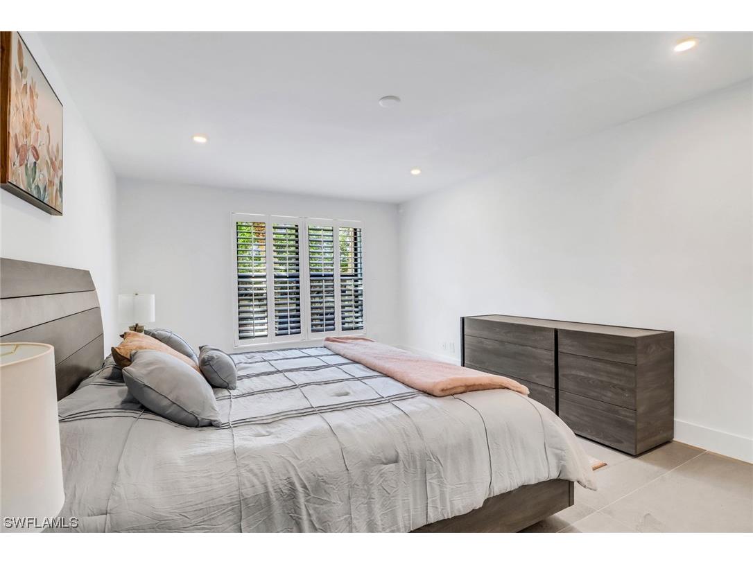  Naples FL 34103 223014919 image16