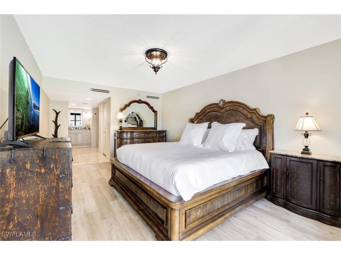 4451 Gulf Shore Boulevard N #405 Naples FL 34103 225043598 image11