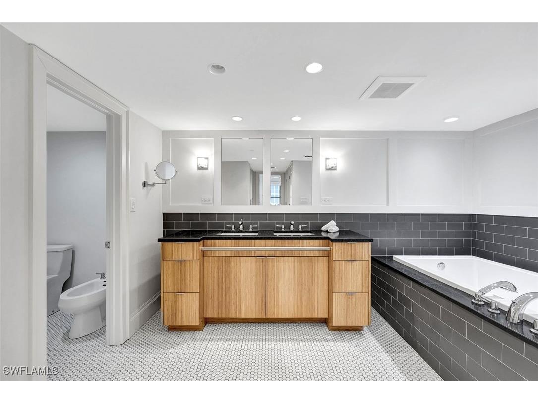 4451 Gulf Shore Boulevard N #506 Naples FL 34103 224093028 image15